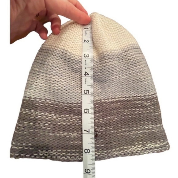 Gently used women CALIA by Carrie Underwood Beanie ombre knit - Picture 5 of 6